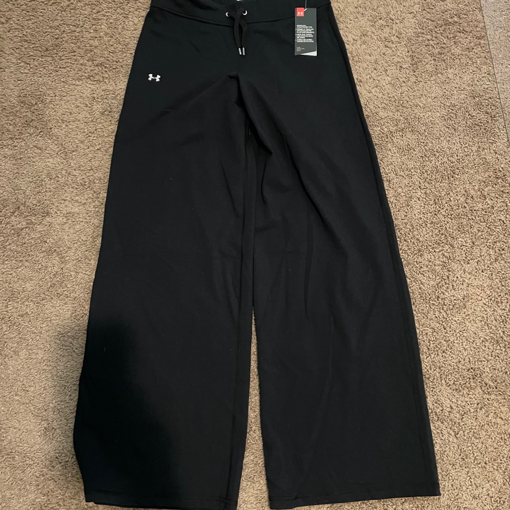 Under Armour wide leg yoga pants women’s medium.